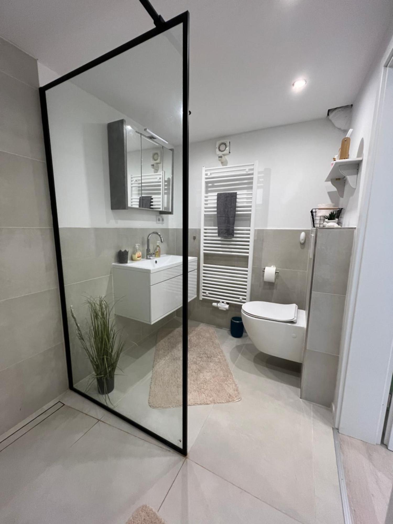Moderne Ferienwohnung Mit Guter Ausstattung Und Self Checkin Bodenwerder Εξωτερικό φωτογραφία